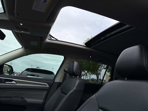 Used 2022 Volkswagen Atlas SEL image 28