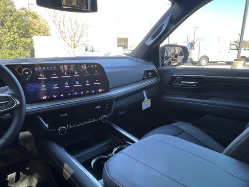 New 2026 Chevrolet Suburban LT w/ Comfort Package image 25