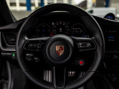 Used 2025 Porsche 911 Carrera image 6