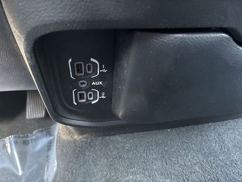 Used 2023 RAM 1500 Big Horn AWD/4WD image 25