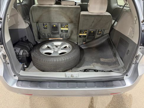 Used 2015 Toyota Sienna LE image 26