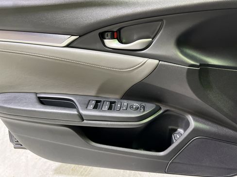 Used 2016 Honda Civic Touring image 25