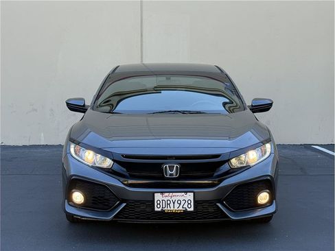 Used 2018 Honda Civic Sport image 2
