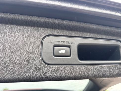 Used 2023 Honda Odyssey Touring image 12