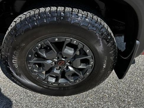 Used 2023 Nissan Frontier Pro-X w/ Pro-X Premium Package image 9