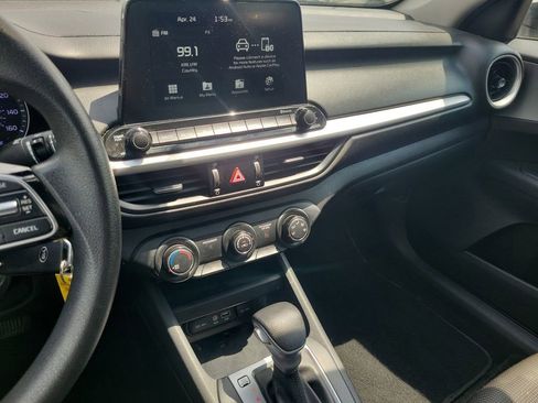 Used 2021 Kia Forte LXS FWD image 25