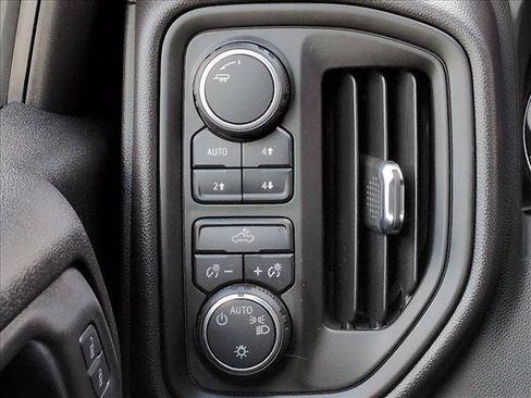Used 2025 Chevrolet Silverado 1500 Custom Trail Boss AWD/4WD image 18