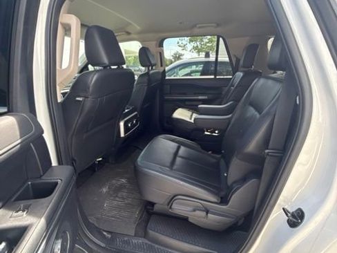 Used 2024 Ford Expedition Max XLT RWD image 8