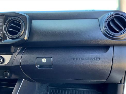 Used 2020 Toyota Tacoma SR w/ SR Convenience Package image 18