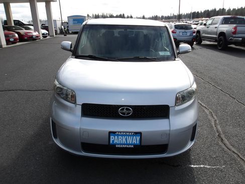 Used 2009 Scion xB FWD image 8