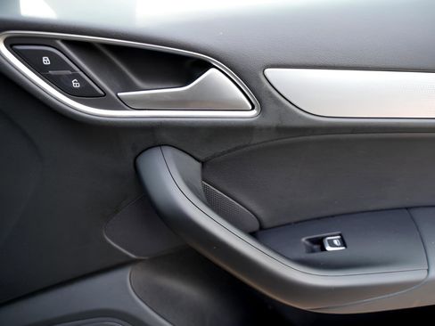 Used 2018 Audi Q3 2.0T Premium Plus image 16