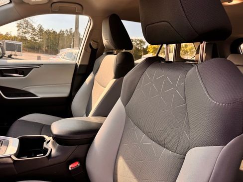 Used 2024 Toyota RAV4 XLE FWD image 12