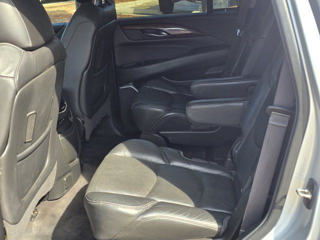Used 2020 Cadillac Escalade Luxury RWD image 21
