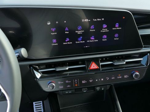 New 2025 Kia Niro EX Touring image 16