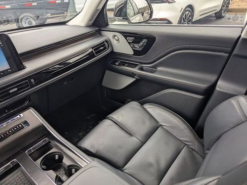 New 2025 Lincoln Aviator Reserve w/ Luxury Package image 13