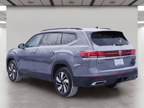 Used 2024 Volkswagen Atlas SE image 4