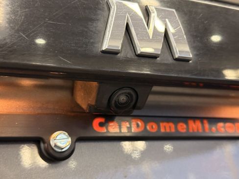 Used 2023 Nissan Armada SL w/ Captain's Chairs Package image 20