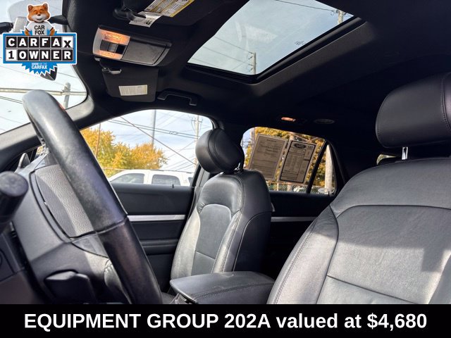 Used 2017 Ford Explorer XLT w/ Equipment Group 202A AWD/4WD image 3