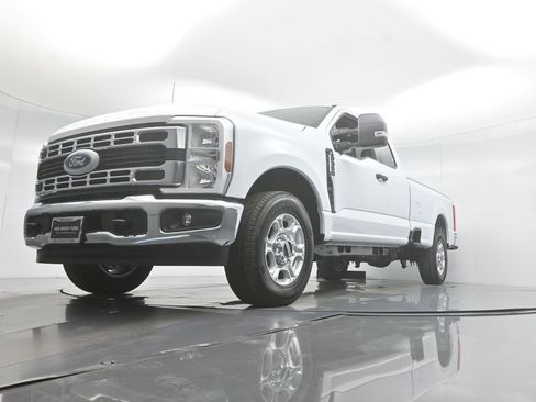 New 2026 Ford F350 XLT image 41