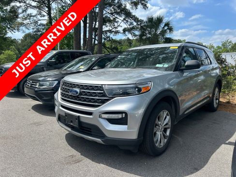 Used 2022 Ford Explorer XLT w/ Equipment Group 202A image 1