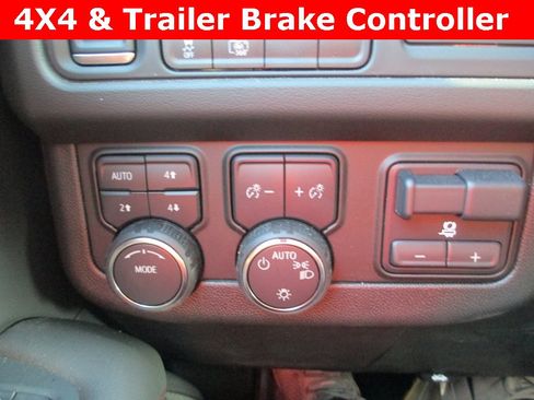 Used 2024 Chevrolet Suburban RST w/ Sport Performance Package image 18