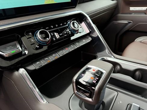 Used 2024 GMC Sierra 1500 Denali w/ Technology Package image 21