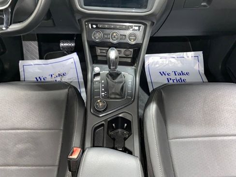 Used 2019 Volkswagen Tiguan SE image 19