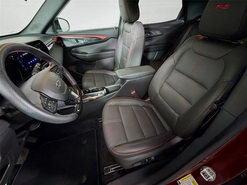 Used 2025 Chevrolet TrailBlazer RS w/ Driver Confidence Package image 11