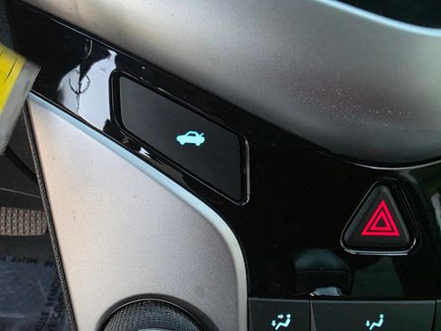 Used 2016 Chevrolet Cruze LS image 28