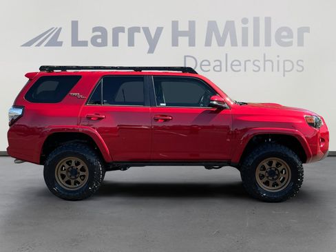 Used 2018 Toyota 4Runner TRD Off-Road Premium AWD/4WD image 6