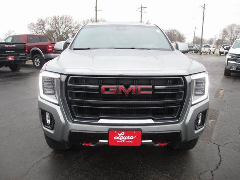 Used 2024 GMC Yukon AT4 w/ AT4 Premium Plus Package image 11
