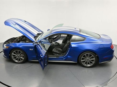 Used 2017 Ford Mustang GT Premium RWD image 38