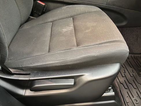 Used 2016 Jeep Grand Cherokee Laredo AWD/4WD image 16