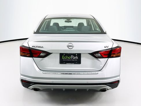 Used 2023 Nissan Altima 2.5 SV w/ SV Premium Package image 7