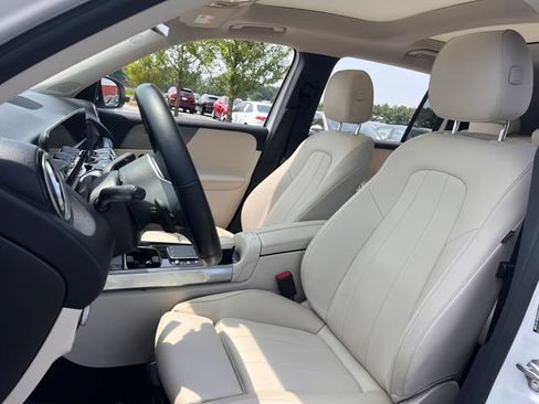 Used 2021 Mercedes-Benz GLB 250 w/ Premium Package image 13