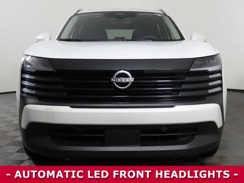 Certified 2025 Nissan Kicks SV w/ SV Premium Package image 2