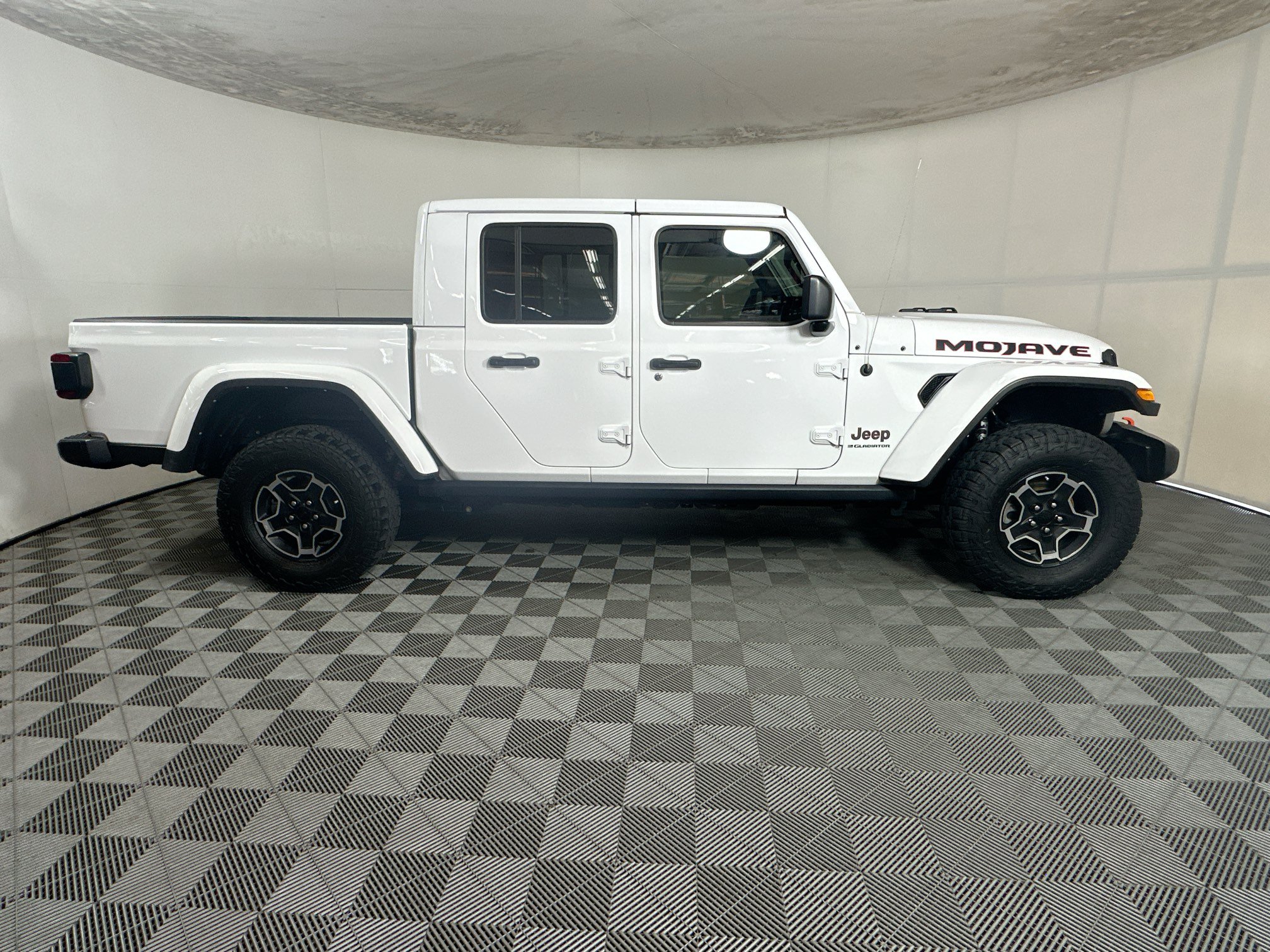 Used 2023 Jeep Gladiator Mojave w/ LED Lighting Group AWD/4WD image 2