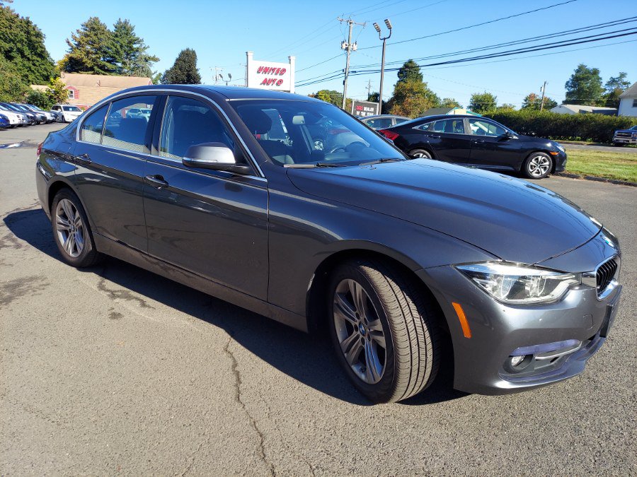 Used 2018 BMW 330i xDrive Sedan AWD/4WD image 3