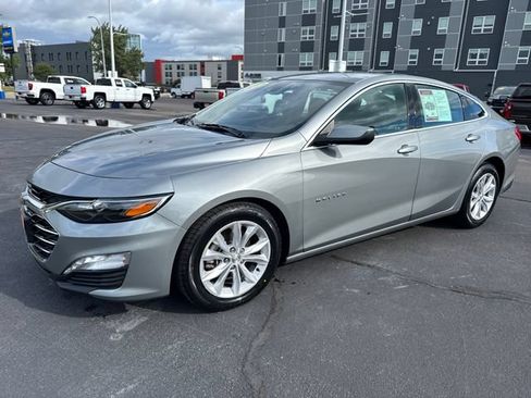 Used 2025 Chevrolet Malibu LT FWD image 1
