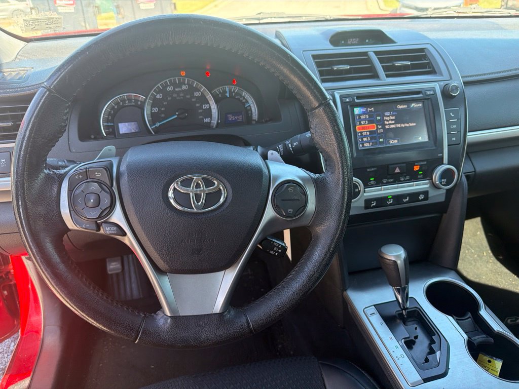 Used 2014 Toyota Camry SE FWD image 44