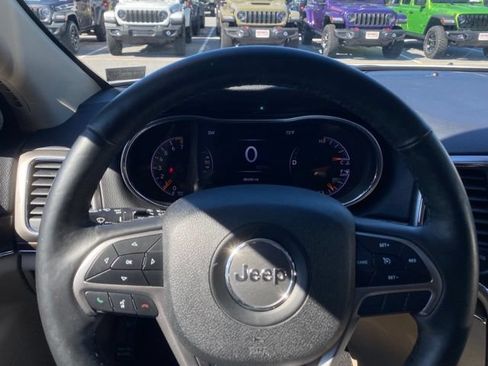 Used 2018 Jeep Grand Cherokee Limited AWD/4WD image 15