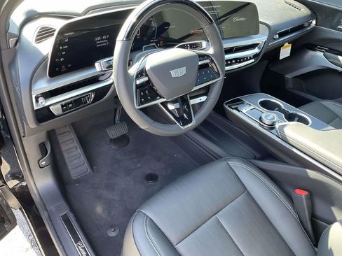 New 2026 Cadillac Lyriq Signature Luxury image 19