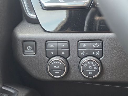 Used 2024 Chevrolet Silverado 2500 High Country AWD/4WD image 30
