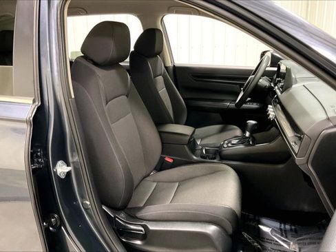 Used 2025 Honda CR-V LX image 7