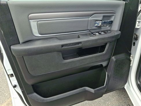 Used 2022 RAM 1500 Classic SLT w/ Protection Group AWD/4WD image 12
