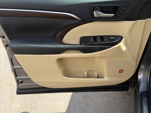 Used 2015 Toyota Highlander Limited AWD/4WD image 14