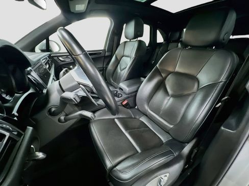 Certified 2020 Porsche Macan AWD/4WD image 5