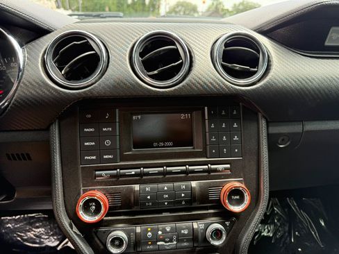 Used 2017 Ford Mustang Coupe RWD image 32