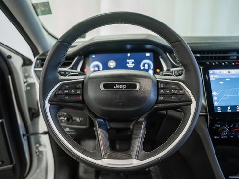 Certified 2023 Jeep Grand Cherokee Limited AWD/4WD image 30