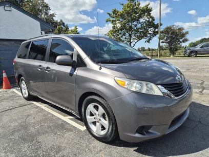 Used 2014 Toyota Sienna LE